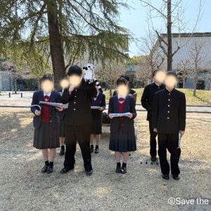 募金を呼びかける生徒