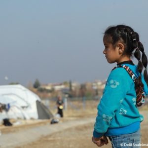 シリア北東部の国内避難民キャンプで暮らすアマルさんの写真