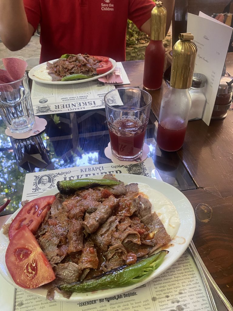 イスケンデル・ケバブというトルコの地方発祥の伝統料理